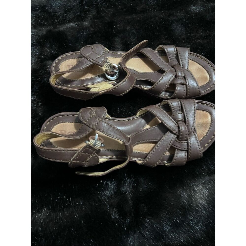 Born Brown Leather open Toe Sandals Women’s Size 6 shoes